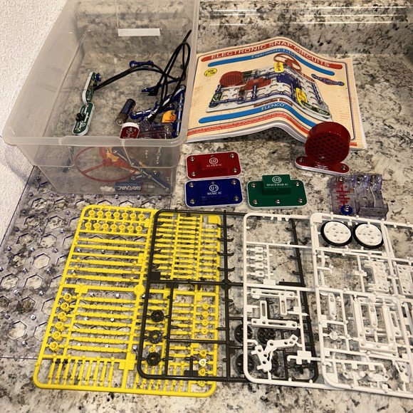 ELENCO Snap Circuits Experiments Electronics Discovery Kit Homeschooling‎ - Picture 1 of 6